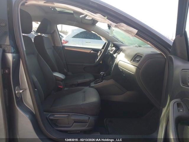 3VW267AJ8GM254180 Volkswagen JETTA S