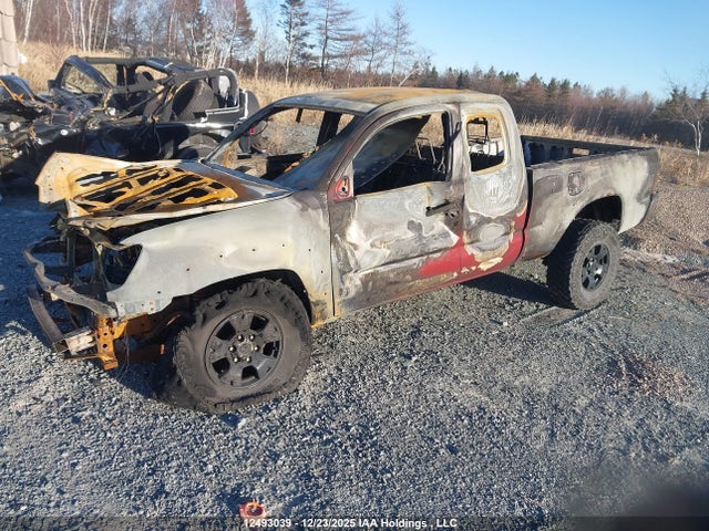 Toyota Tacoma 2015 5TFUX4ENXFX030809 Image 2