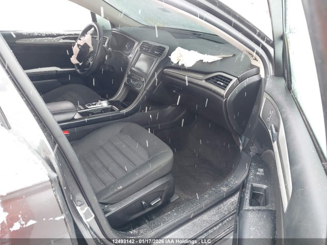3FA6P0HD7JR152751 Ford FUSION SE