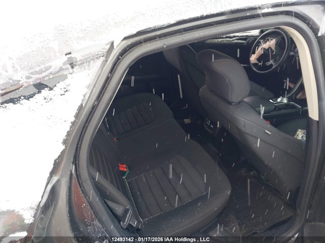 3FA6P0HD7JR152751 Ford FUSION SE