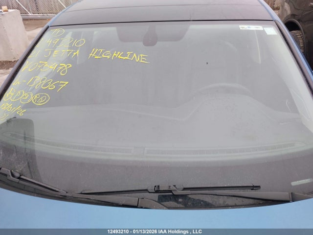 3VWE57BU8MM075478 Volkswagen Jetta Highline