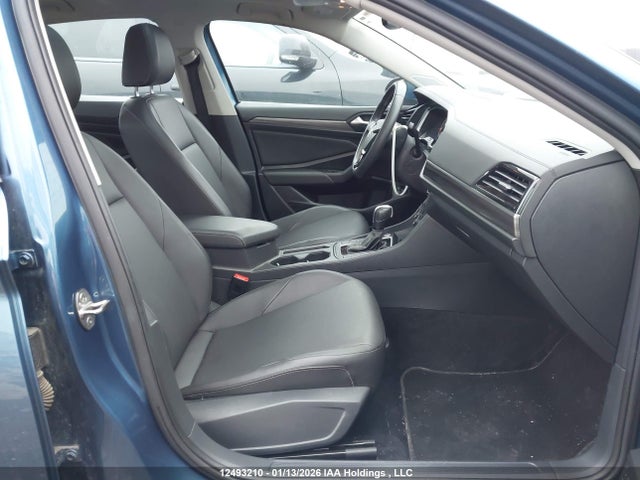 3VWE57BU8MM075478 Volkswagen Jetta Highline