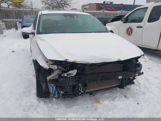 KMHLM4DG1SU868886 Hyundai Elantra Preferred W/tech Package