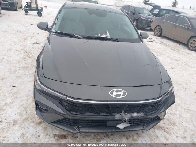 KMHLN4DG4SU873450 Hyundai Elantra Luxury W/two-tone Interior