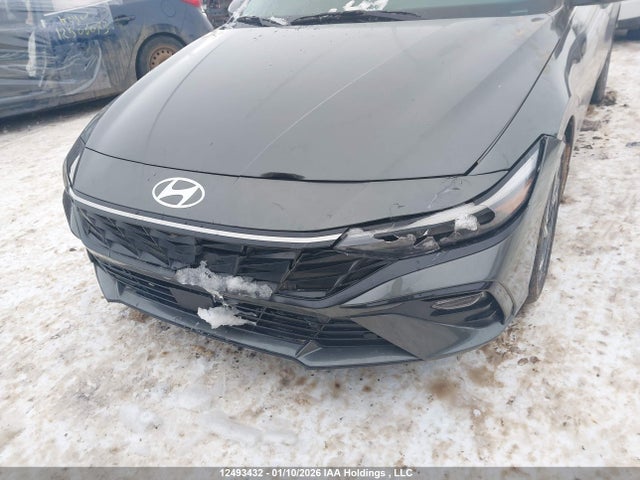 KMHLN4DG4SU873450 Hyundai Elantra Luxury W/two-tone Interior