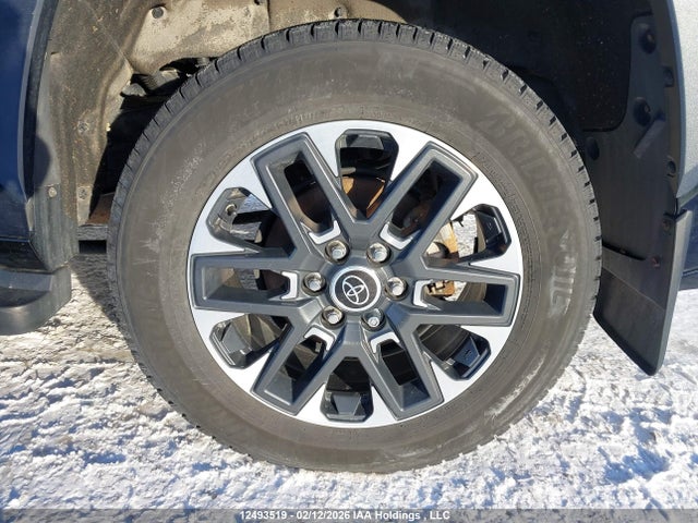 Toyota Sequoia 2023 7SVAAABA7PX002896 Image 21