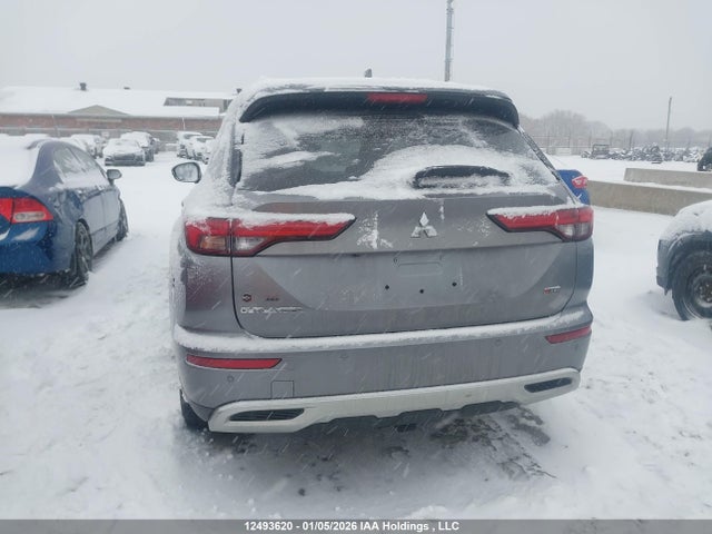 JA4J4UA88NZ617762 Mitsubishi Outlander
