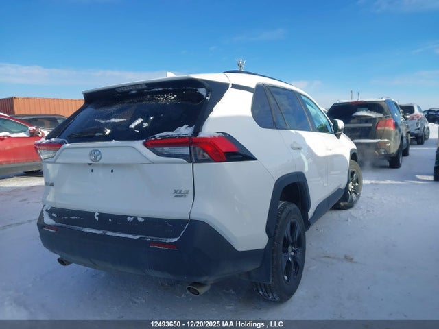 2T3R1RFV0MC255729 Toyota Rav4 Xle