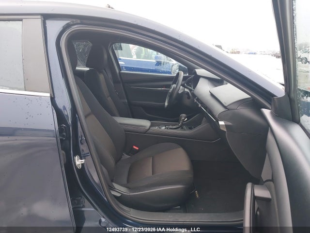 JM1BPAK75L1158076 Mazda 3 Gx