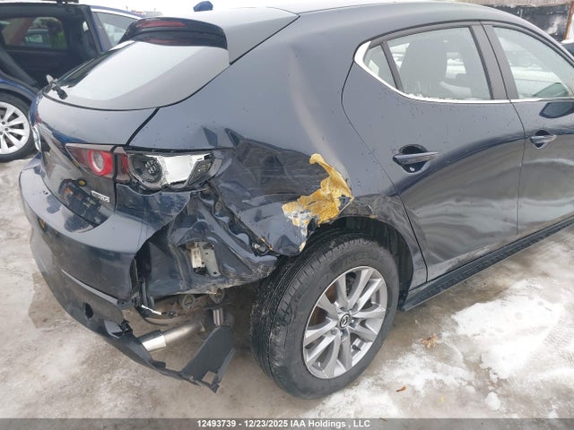 JM1BPAK75L1158076 Mazda 3 Gx