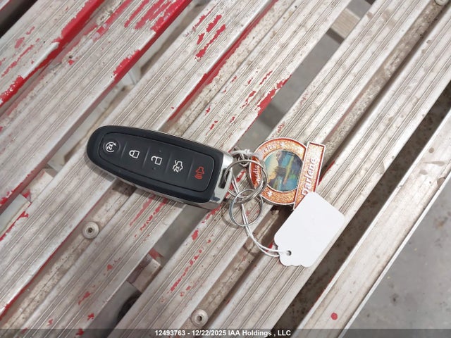 1FMCU9J94HUE11081 Ford Escape Titanium