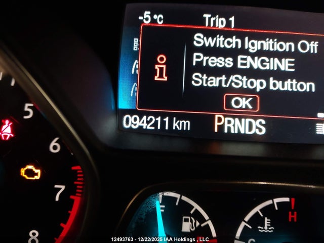 1FMCU9J94HUE11081 Ford Escape Titanium