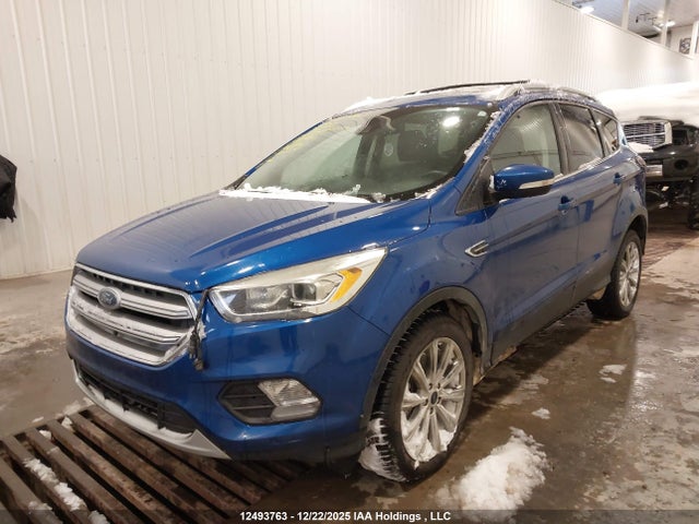 1FMCU9J94HUE11081 Ford Escape Titanium