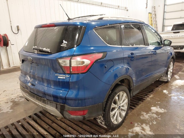 1FMCU9J94HUE11081 Ford Escape Titanium