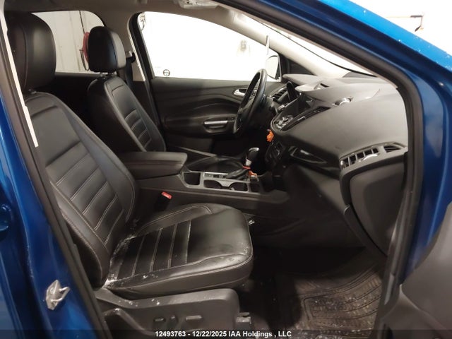 1FMCU9J94HUE11081 Ford Escape Titanium