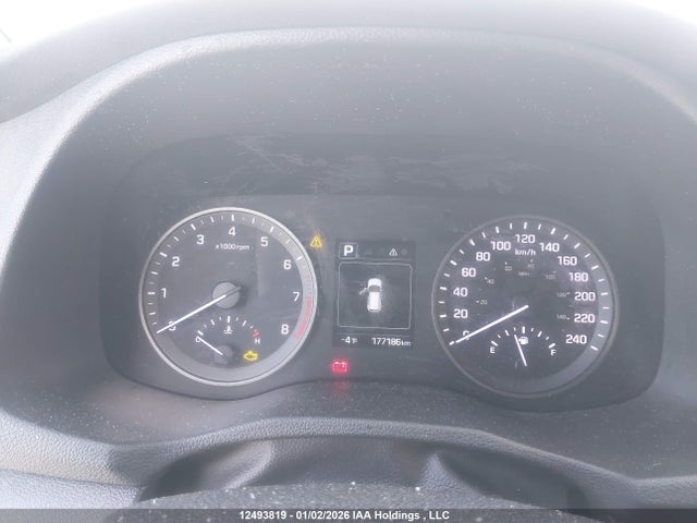 KM8J33A42JU793788 Hyundai Tucson Premium 2.0l