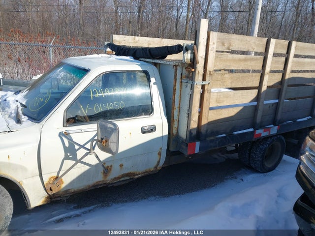 12493831 :رقم المزاد ، JT5VN94T6L0014050 vin ، 1990 Toyota Pickup Cab Chassis Super Long Wb مزاد بيع