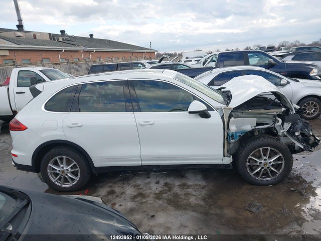 Porsche Cayenne 2016 WP1AA2A25GKA14387 Image 13