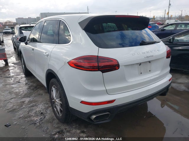 Porsche Cayenne 2016 WP1AA2A25GKA14387 Image 3