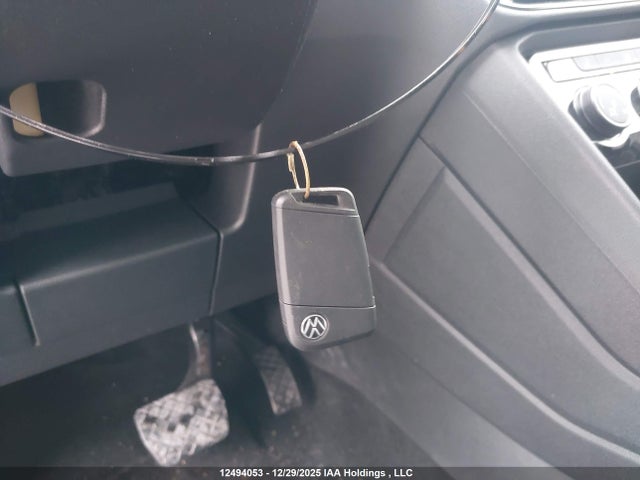 3VVGX7B22RM109413 Volkswagen Taos