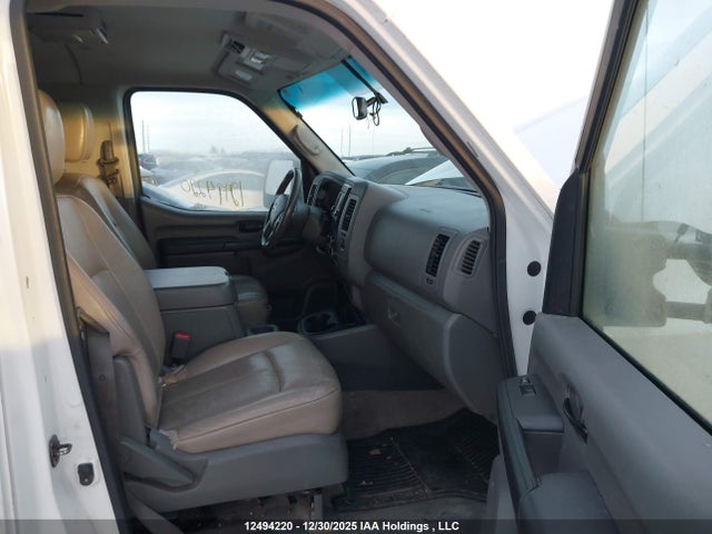 5BZAF0AA2HN850656 Nissan Nv 3500 S/3500 Sv/3500 Sl