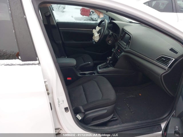 KMHD84LF1JU689912 Hyundai ELANTRA GL