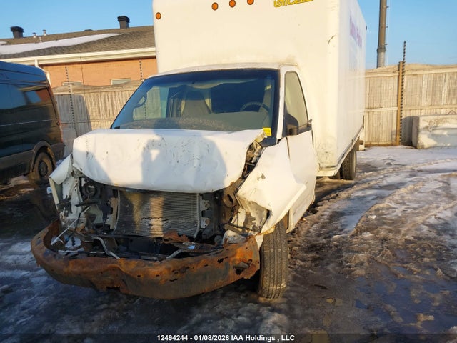 12494244 :رقم المزاد ، 1GDJG31U471173863 vin ، 2007 Gmc 24 Foot Van 3500 Cutaway مزاد بيع