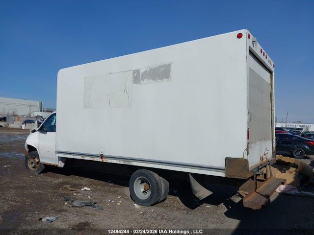 12494244 :رقم المزاد ، 1GDJG31U471173863 vin ، 2007 Gmc 24 Foot Van 3500 Cutaway مزاد بيع