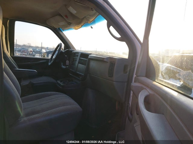 12494244 :رقم المزاد ، 1GDJG31U471173863 vin ، 2007 Gmc 24 Foot Van 3500 Cutaway مزاد بيع