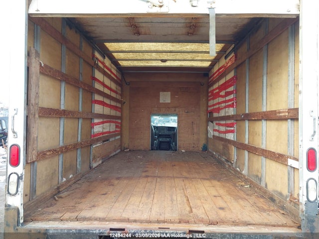 12494244 :رقم المزاد ، 1GDJG31U471173863 vin ، 2007 Gmc 24 Foot Van 3500 Cutaway مزاد بيع