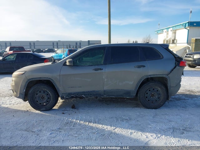 1C4PJMAS9GW323585 Jeep Cherokee Sport