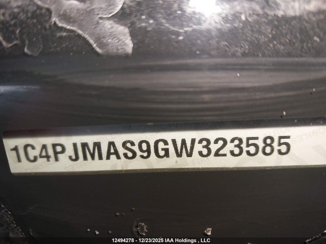 1C4PJMAS9GW323585 Jeep Cherokee Sport