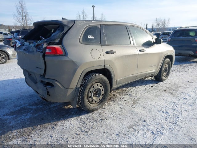 1C4PJMAS9GW323585 Jeep Cherokee Sport