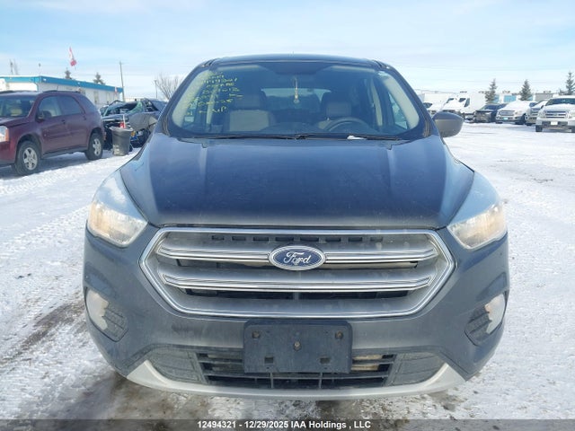1FMCU9G9XHUB07213 Ford ESCAPE SE