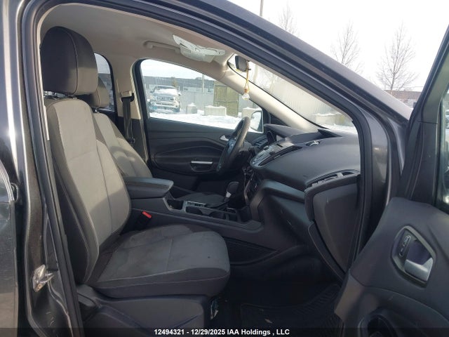 1FMCU9G9XHUB07213 Ford ESCAPE SE