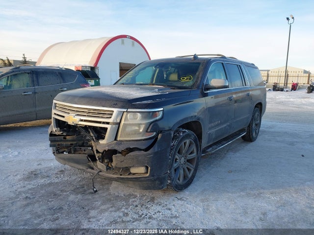 2015 Chevrolet Suburban 1500 Ltz მანქანა იყიდება აუქციონზე, vin: 1GNSKKKC3FR567966, აუქციონის ნომერი: 12494327