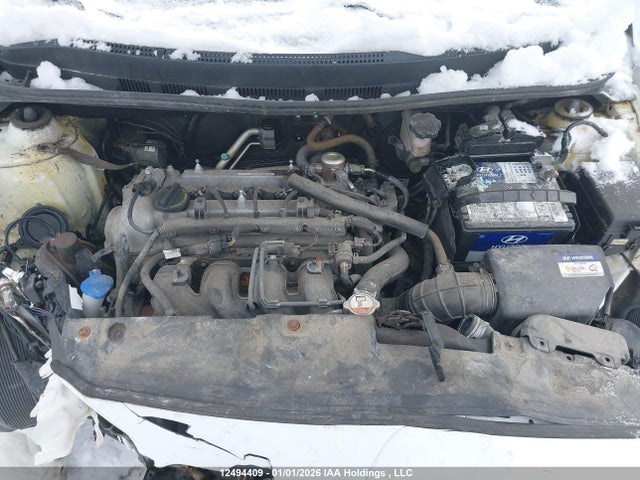 KMHCT5AE6HU318569 Hyundai ACCENT SE