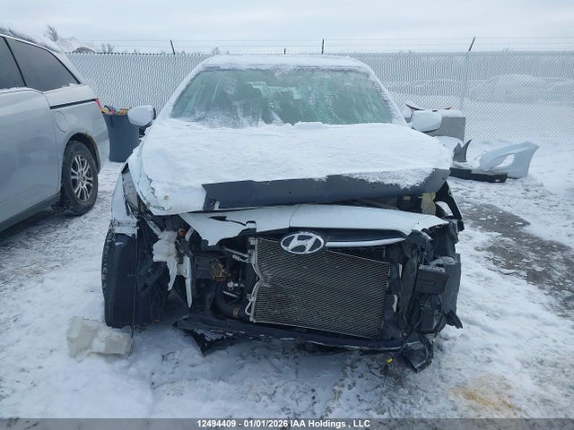 KMHCT5AE6HU318569 Hyundai ACCENT SE
