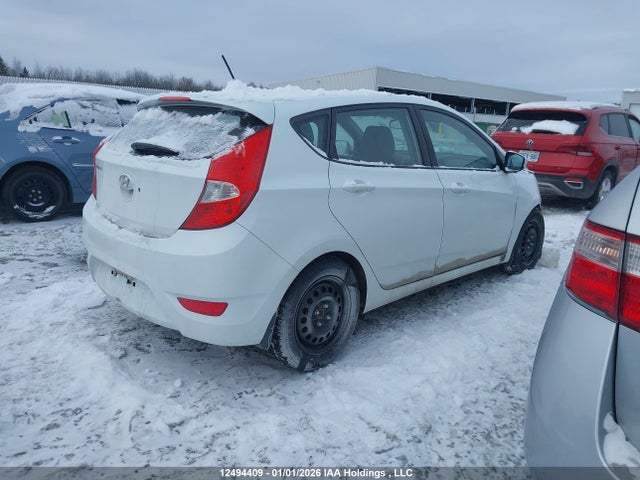 KMHCT5AE6HU318569 Hyundai ACCENT SE