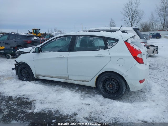 KMHCT5AE6HU318569 Hyundai ACCENT SE