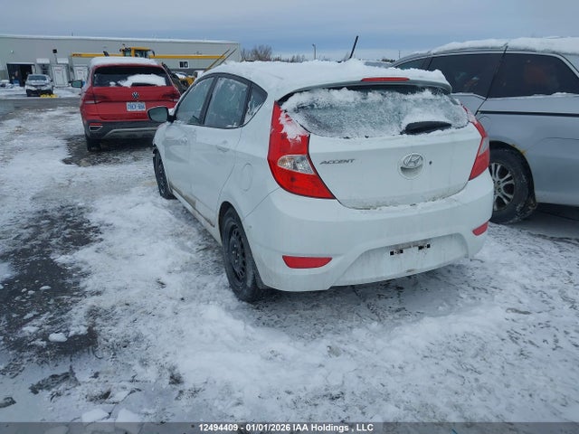 KMHCT5AE6HU318569 Hyundai ACCENT SE