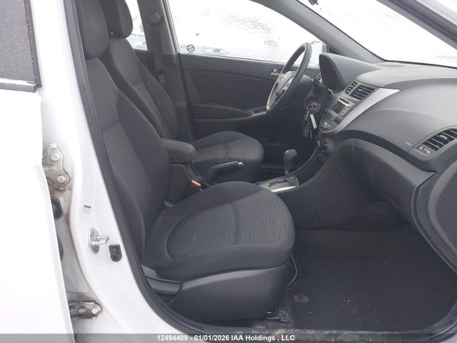KMHCT5AE6HU318569 Hyundai ACCENT SE