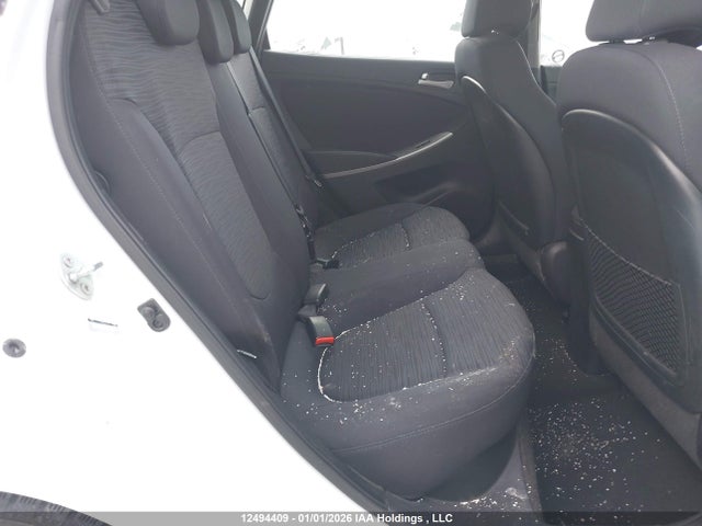 KMHCT5AE6HU318569 Hyundai ACCENT SE