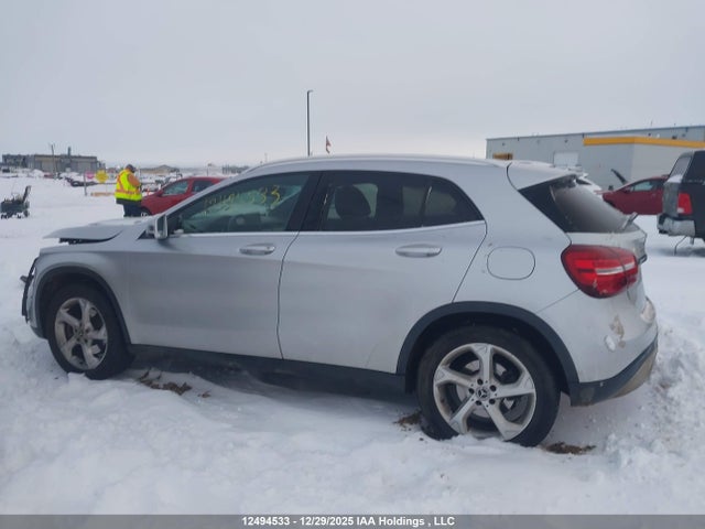 WDCTG4GB7KU014877 Mercedes-Benz GLA
