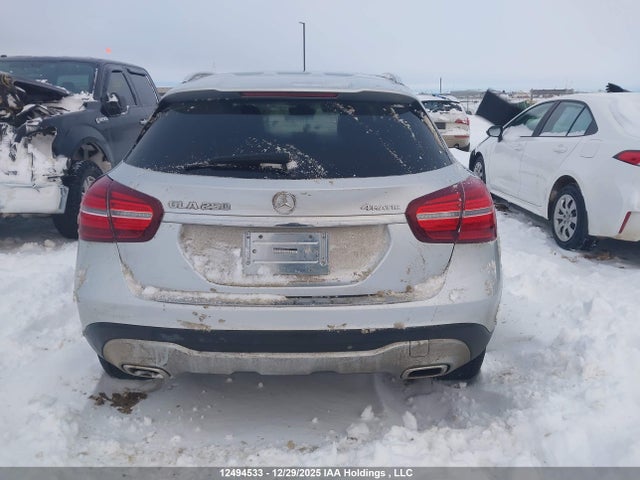WDCTG4GB7KU014877 Mercedes-Benz GLA