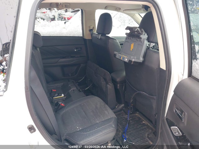 JA4J24A59JZ605206 Mitsubishi Outlander Se/gt
