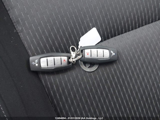 JA4J4UA82NZ615666 Mitsubishi Outlander Se/black Edition