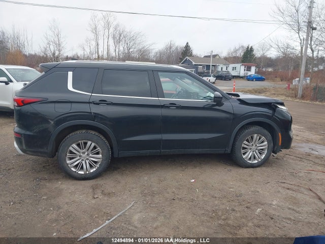 JA4J4UA82NZ615666 Mitsubishi Outlander Se/black Edition