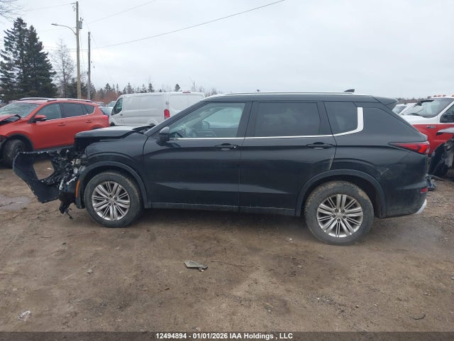 JA4J4UA82NZ615666 Mitsubishi Outlander Se/black Edition