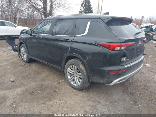 JA4J4UA82NZ615666 Mitsubishi Outlander Se/black Edition